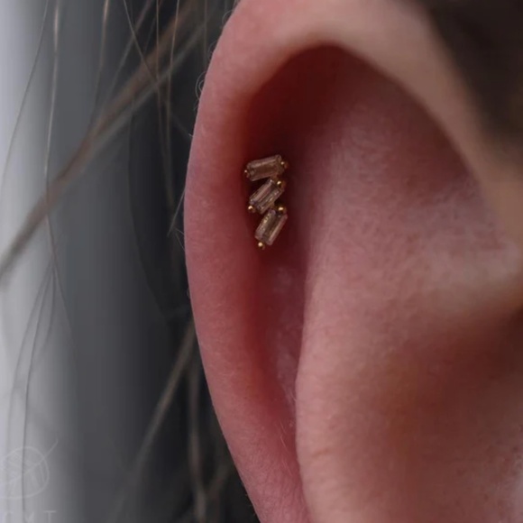 Buddha Jewelry Staxx Threadless End with White Topaz, 14k Yellow Gold - Picture 5 of 5